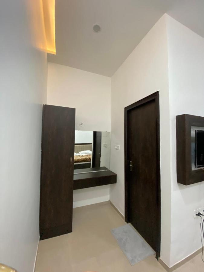 לקנאו Solitaire Gardens Near Airport מראה חיצוני תמונה
