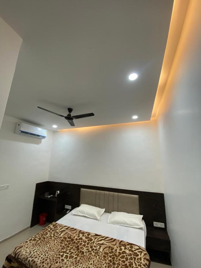 לקנאו Solitaire Gardens Near Airport מראה חיצוני תמונה