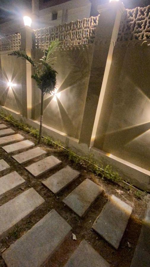 לקנאו Solitaire Gardens Near Airport מראה חיצוני תמונה