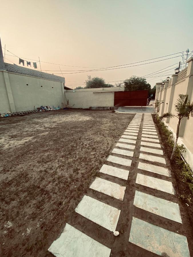 לקנאו Solitaire Gardens Near Airport מראה חיצוני תמונה